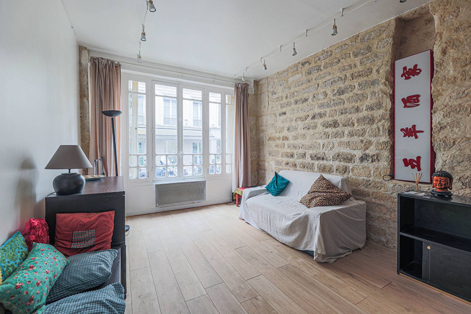 Studio 24 m2 en plein coeur des Abbesses, excellent DPE D ! 2