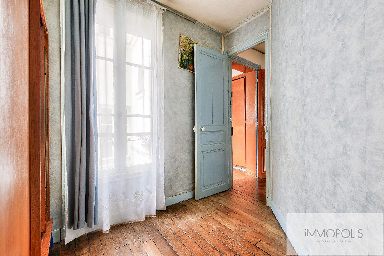 Abbesses – Place Émile Goudeau : 3 pièces à rénover avec vue Tour Eiffel 12