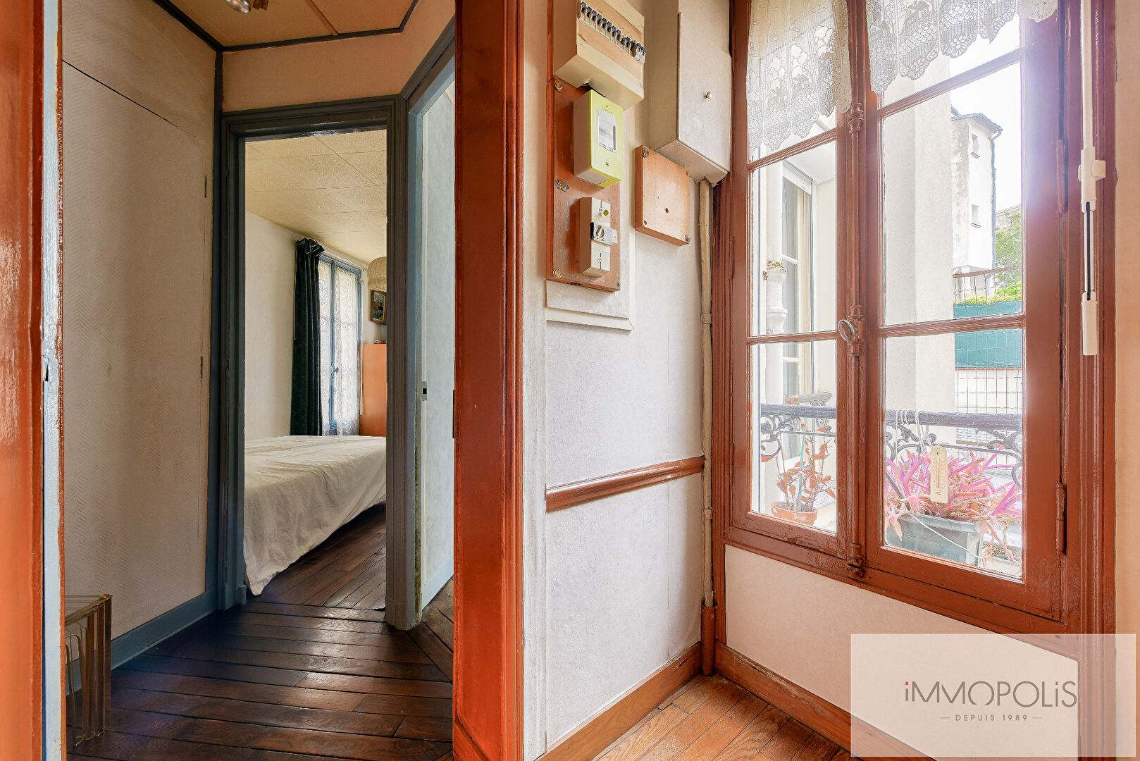 Abbesses – Place Émile Goudeau : 3 pièces à rénover avec vue Tour Eiffel 14