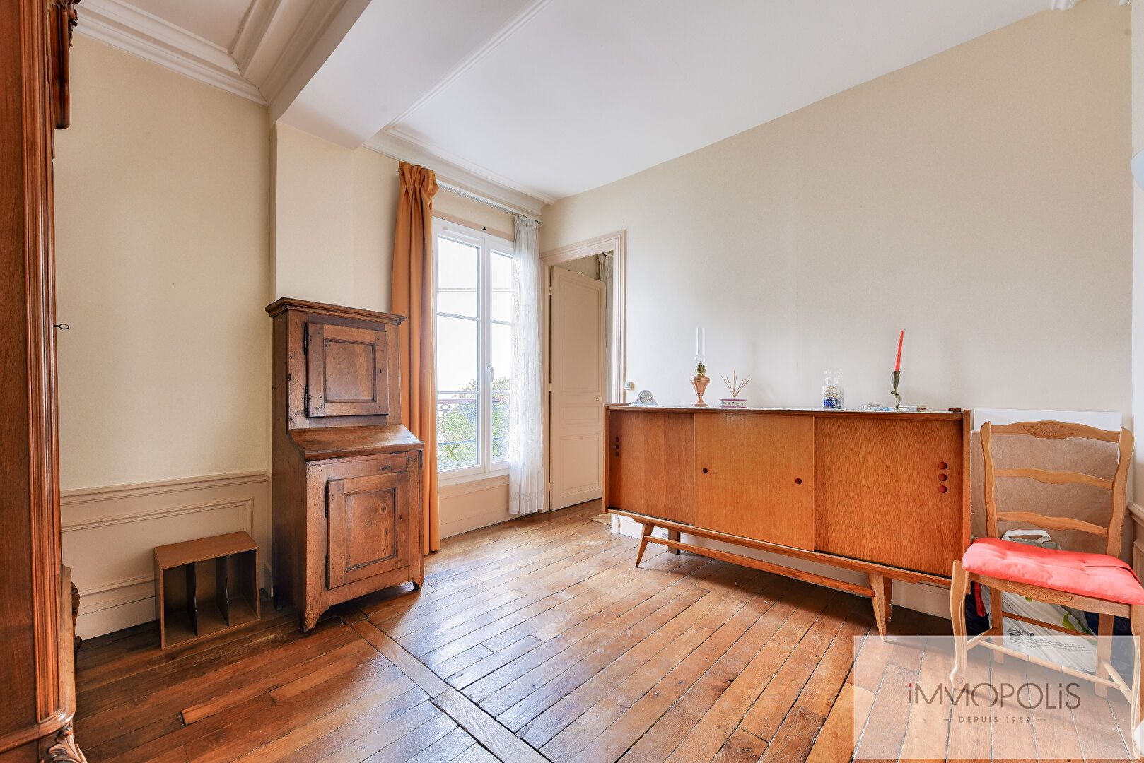 Abbesses – Place Émile Goudeau : 3 pièces à rénover avec vue Tour Eiffel 4