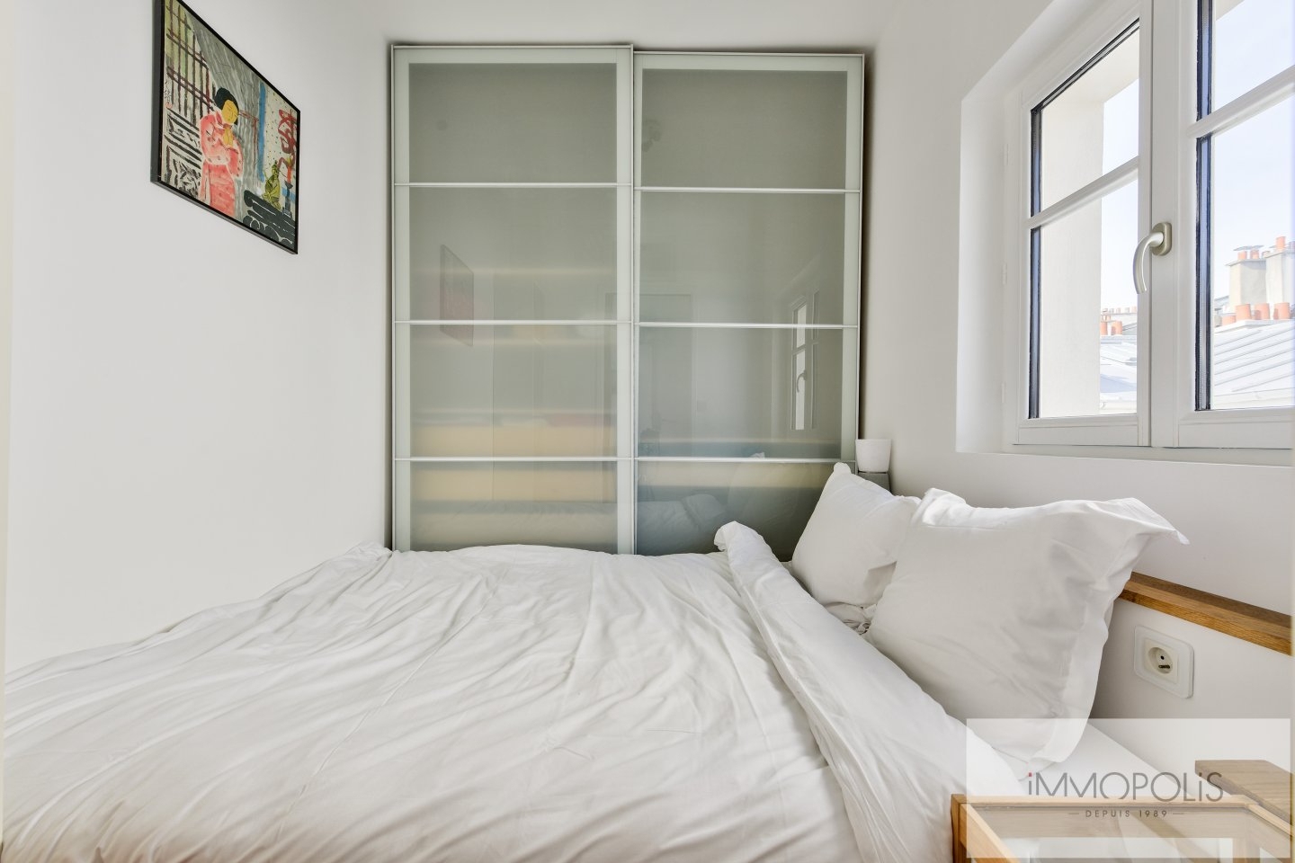 Cité Germain Pilon – Vue dégagée sur tout Paris et la Tour Eiffel – Balcon. 11 Cité Germain Pilon – Vue dégagée sur tout Paris et la Tour Eiffel – Balcon. 11