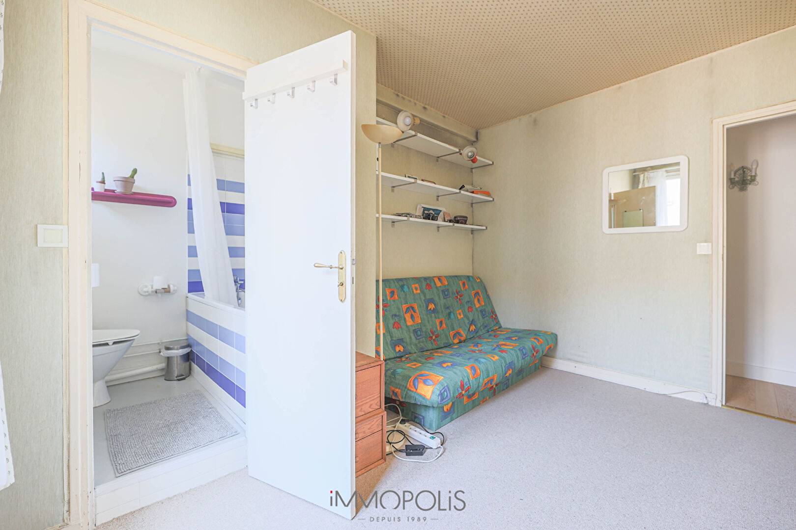 Petit trois pièces de 39 m² Lamarck – Caulaincourt 9 Petit trois pièces de 39 m² Lamarck – Caulaincourt 9