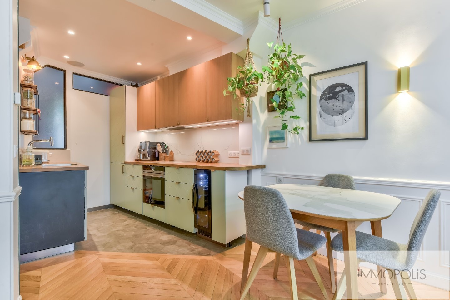 Turnkey 3-room apartment on rue Lamarck! 9