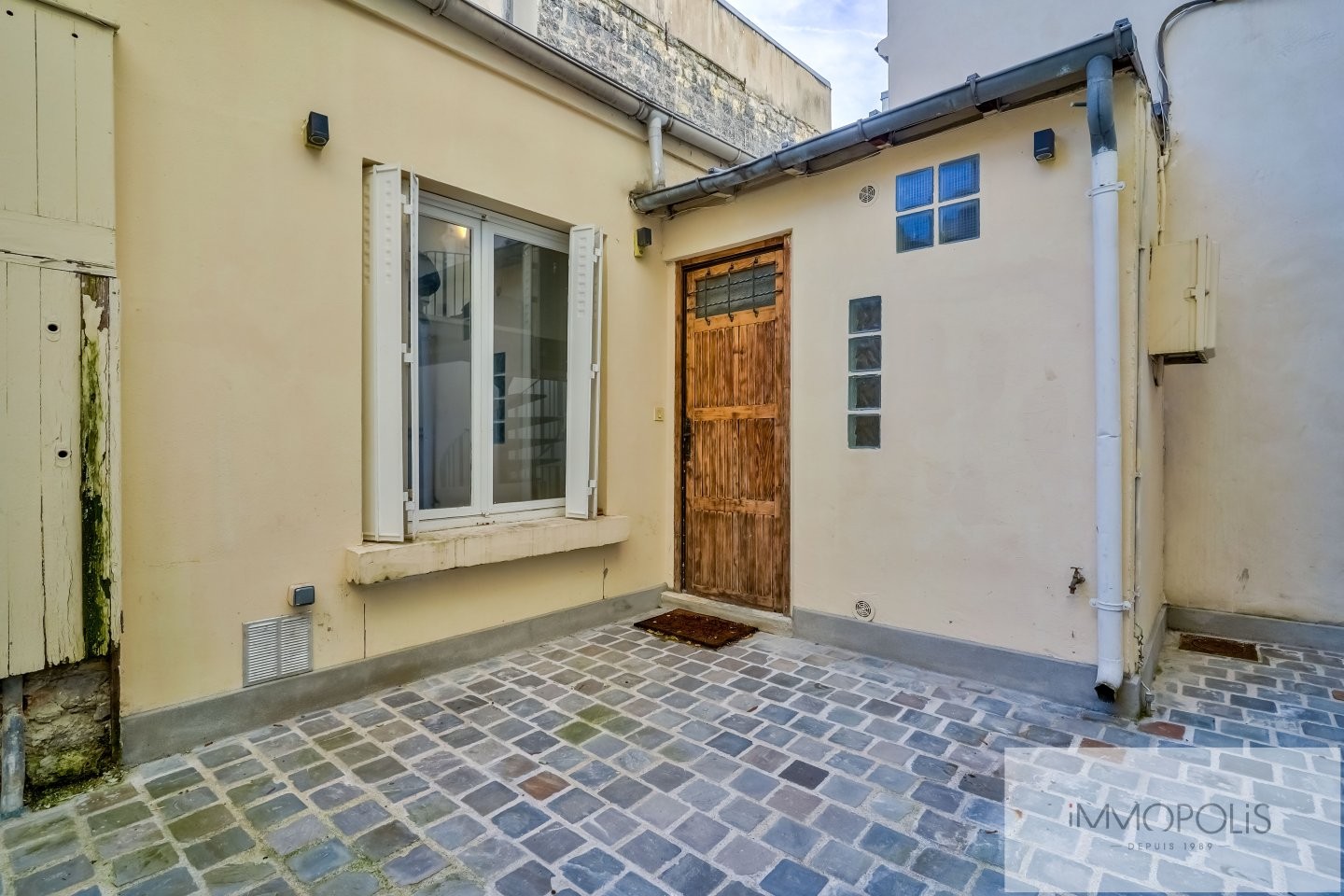 Au coeur des Abbesses véritable petite maison  ! 14