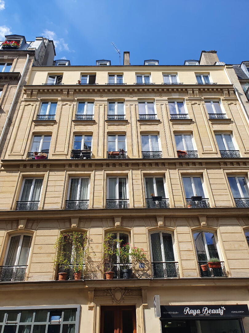 DEUX PIECES DE 31M² A RÉNOVER 2 DEUX PIECES DE 31M² A RÉNOVER 2