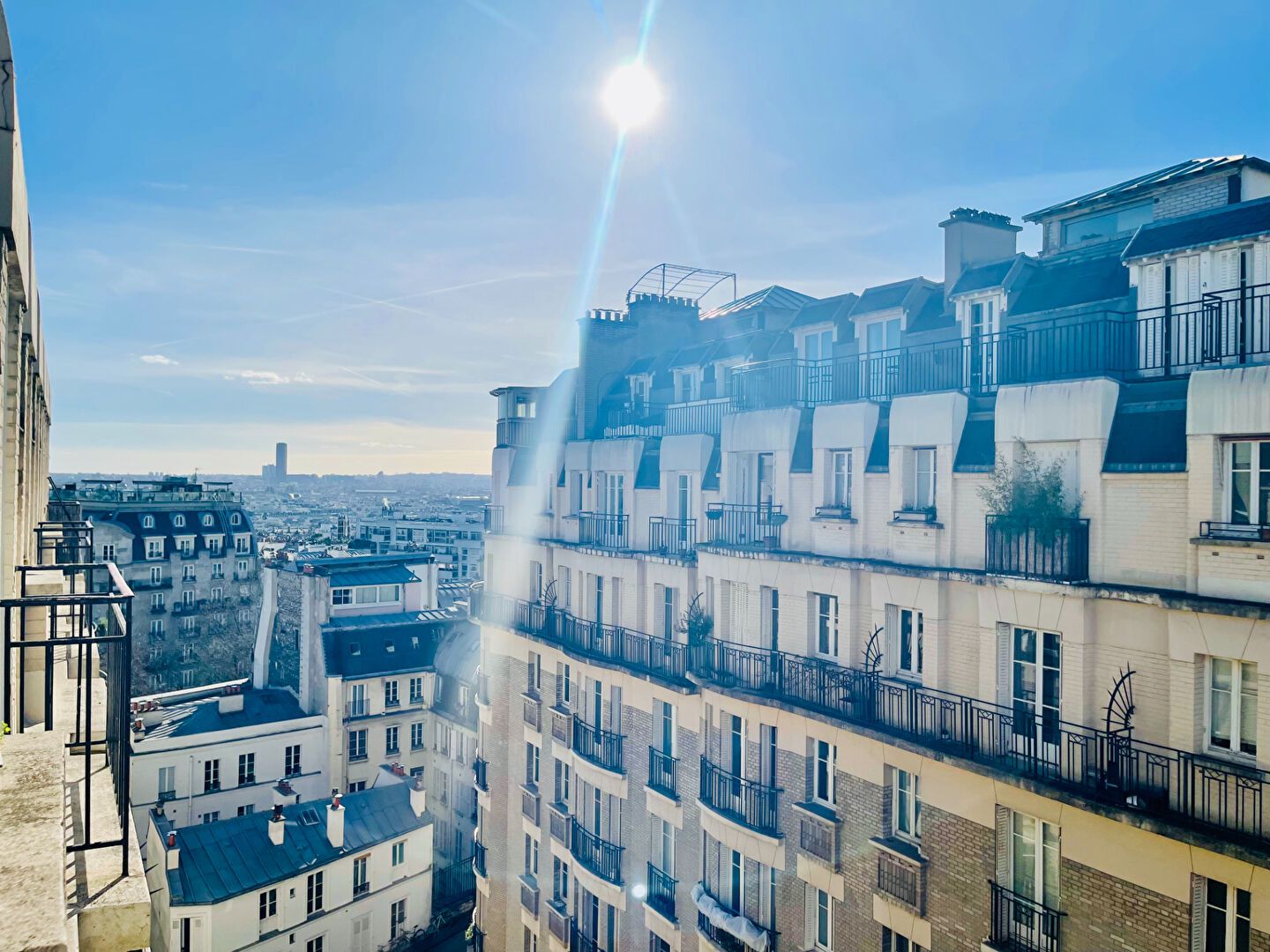 Montmartre – Villa Dancourt Triple view Sacré-Coeur – 7th floor with elevator – Secure residence 2 Montmartre – Villa Dancourt Triple view Sacré-Coeur – 7th floor with elevator – Secure residence 2