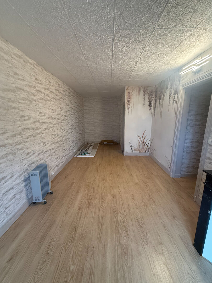 1 room Paris apartment of 28m² 3