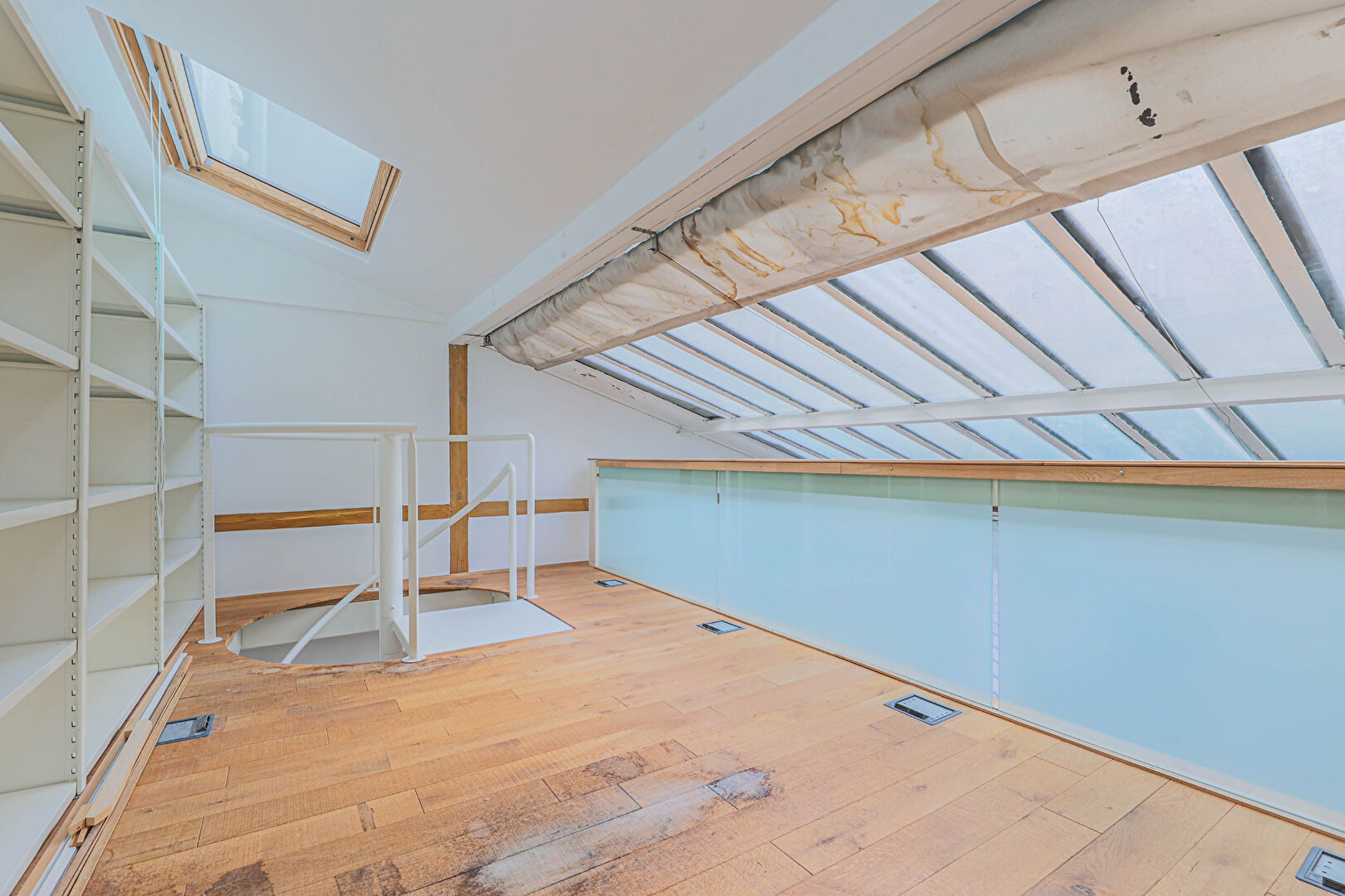 Atelier de sculpture plein de charme, avec verrières et grands volumes, au pied de Montmartre 12 Atelier de sculpture plein de charme, avec verrières et grands volumes, au pied de Montmartre 12