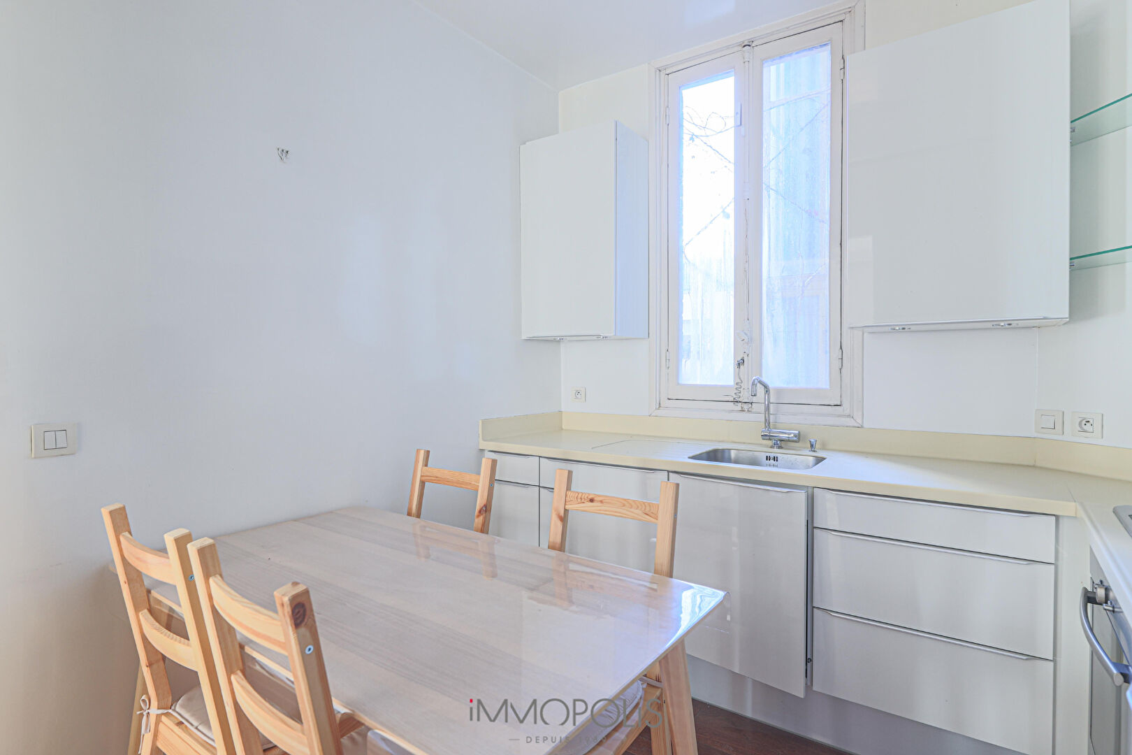 Very beautiful classic 3 Room Lapeyrere Elevator! 11