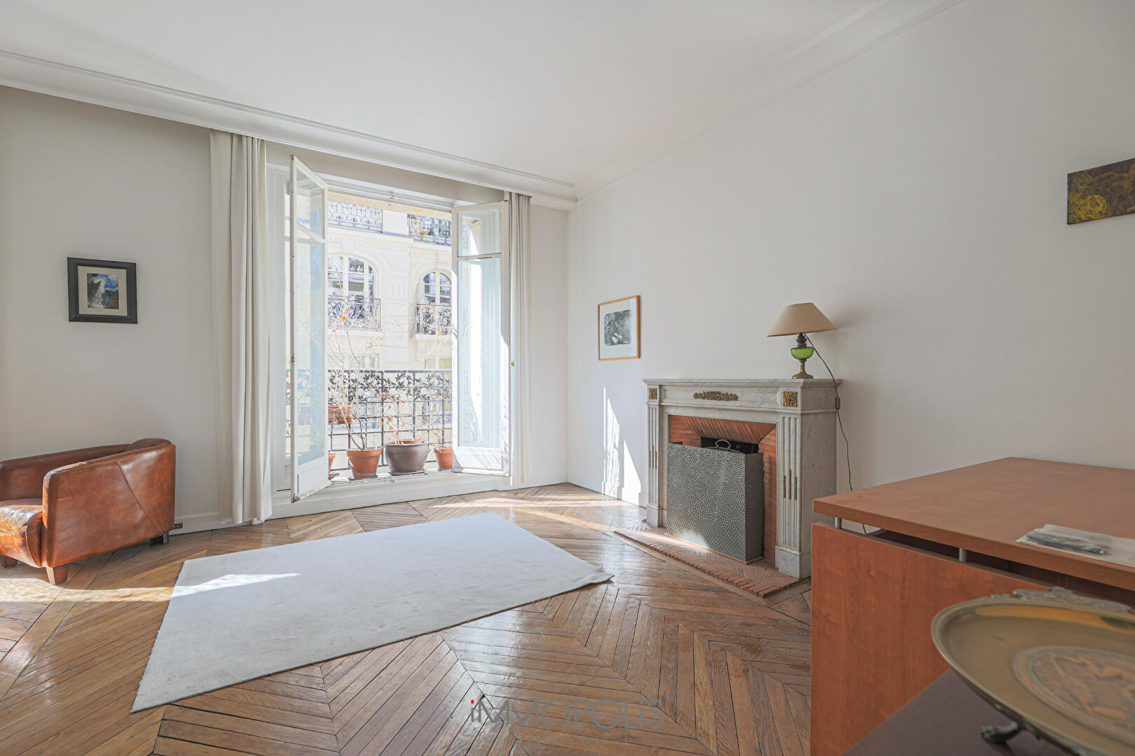 Very beautiful classic 3 Room Lapeyrere Elevator! 6