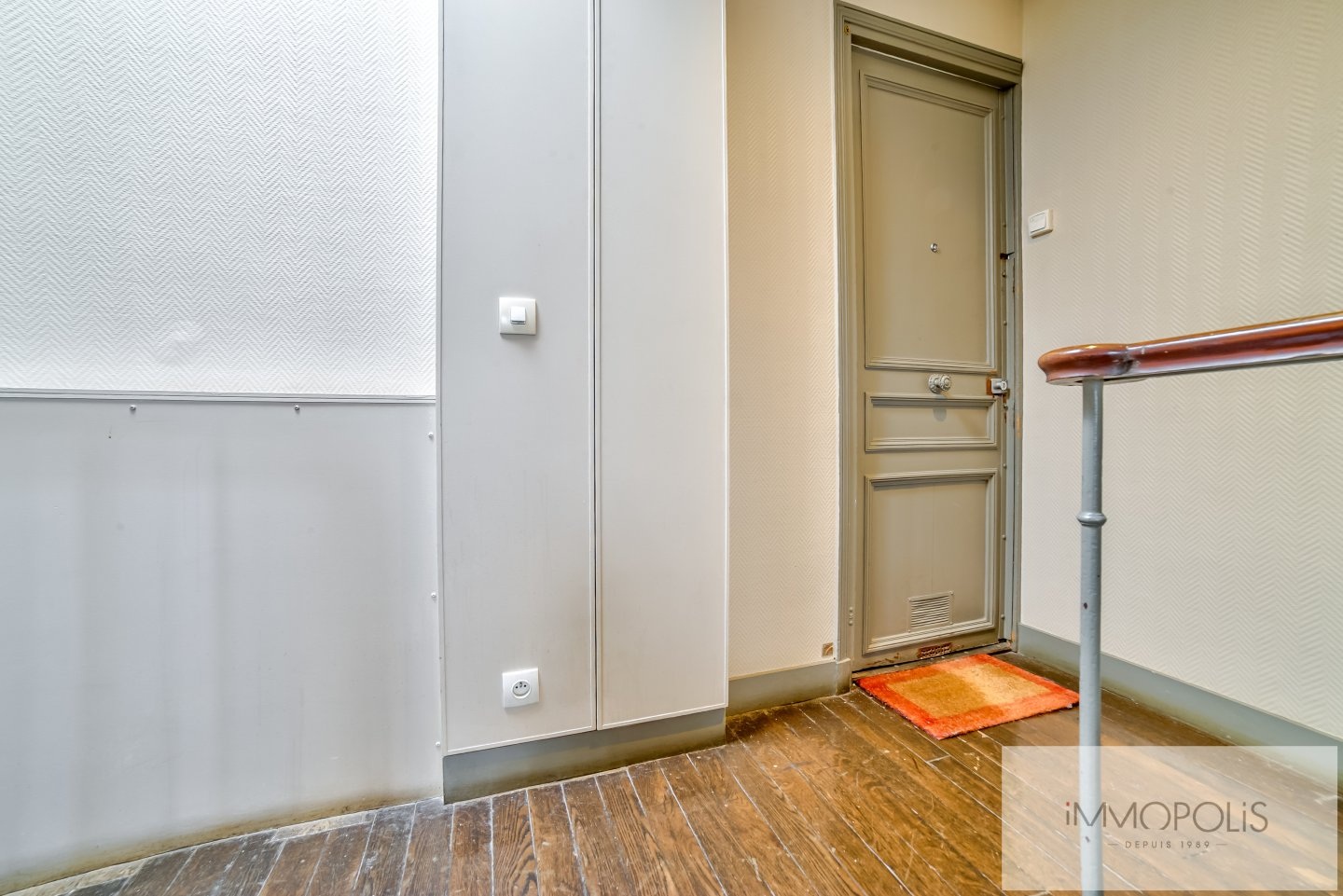 Studio plein de charme au dernier étage ? Paris 18e, Rue du Poteau 11