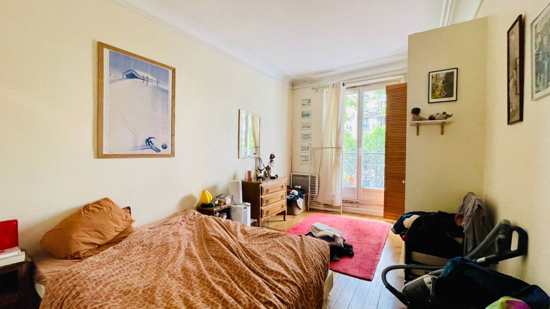 Beaux volumes, balcon plein sud et vue dégagée, 3 pièces + espace bureau, cave 14