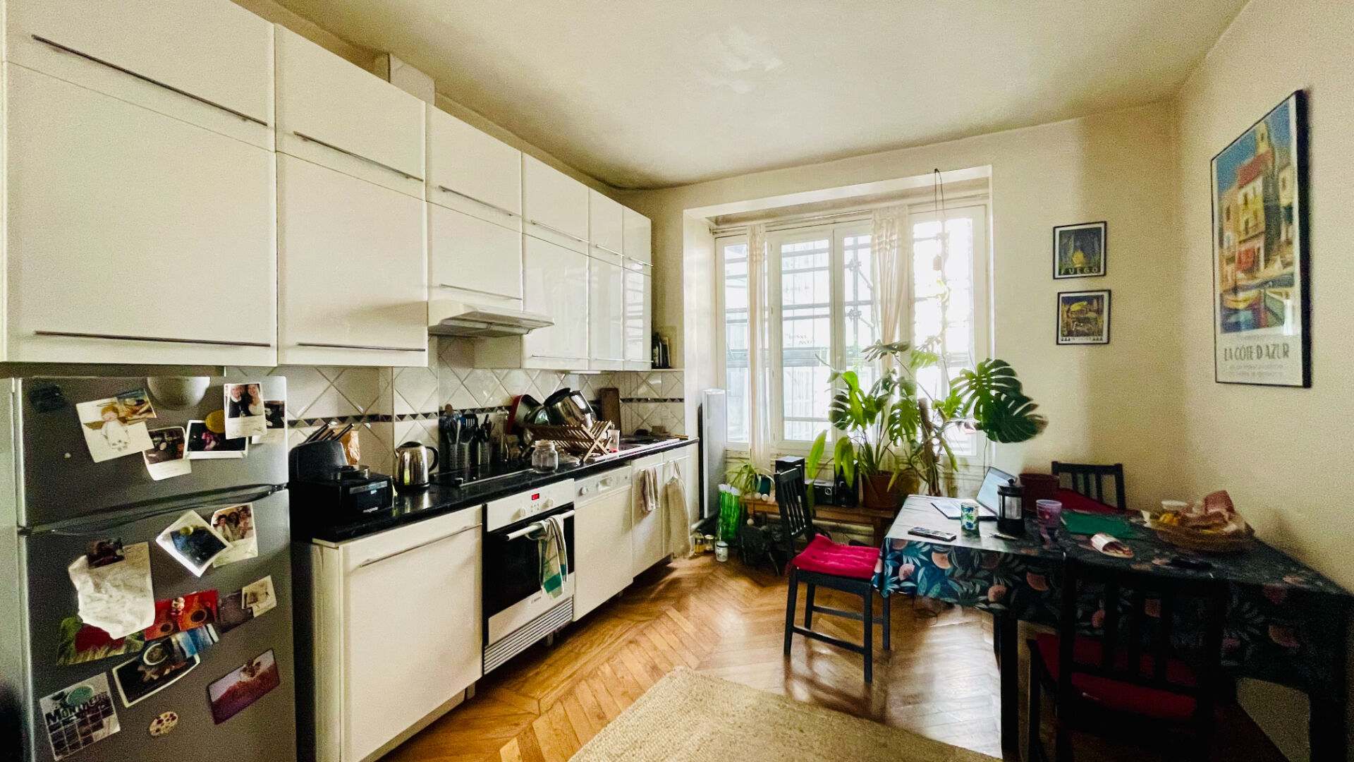 Beaux volumes, balcon plein sud et vue dégagée, 3 pièces + espace bureau, cave 16