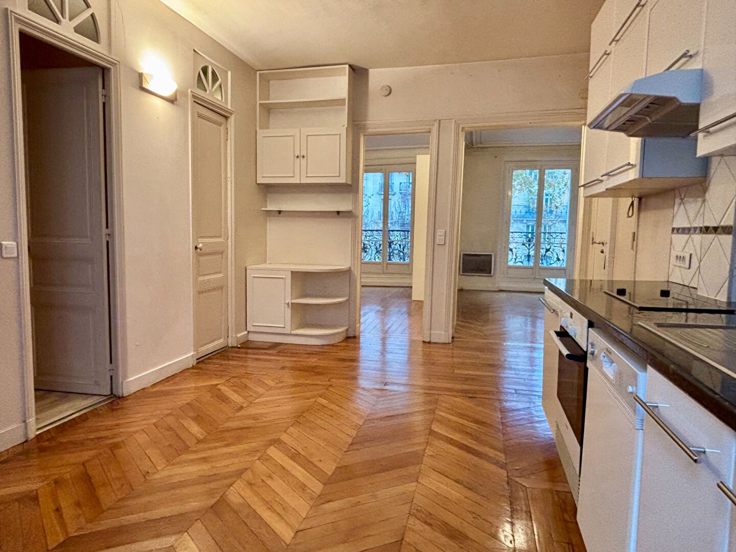 Beaux volumes, balcon plein sud et vue dégagée, 3 pièces + espace bureau, cave 2