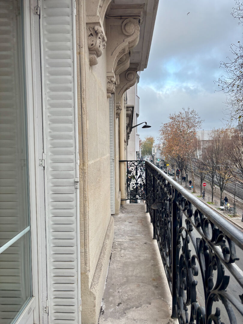 Beaux volumes, balcon plein sud et vue dégagée, 3 pièces + espace bureau, cave 5
