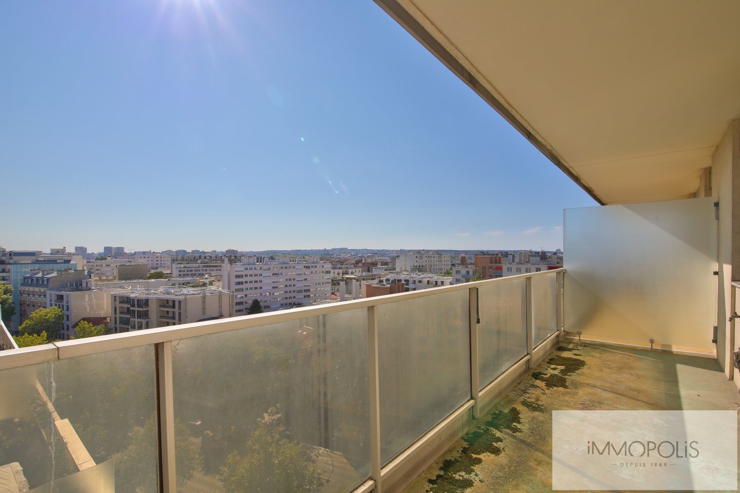 Appartement familial avec balcon. 3 Appartement familial avec balcon. 3