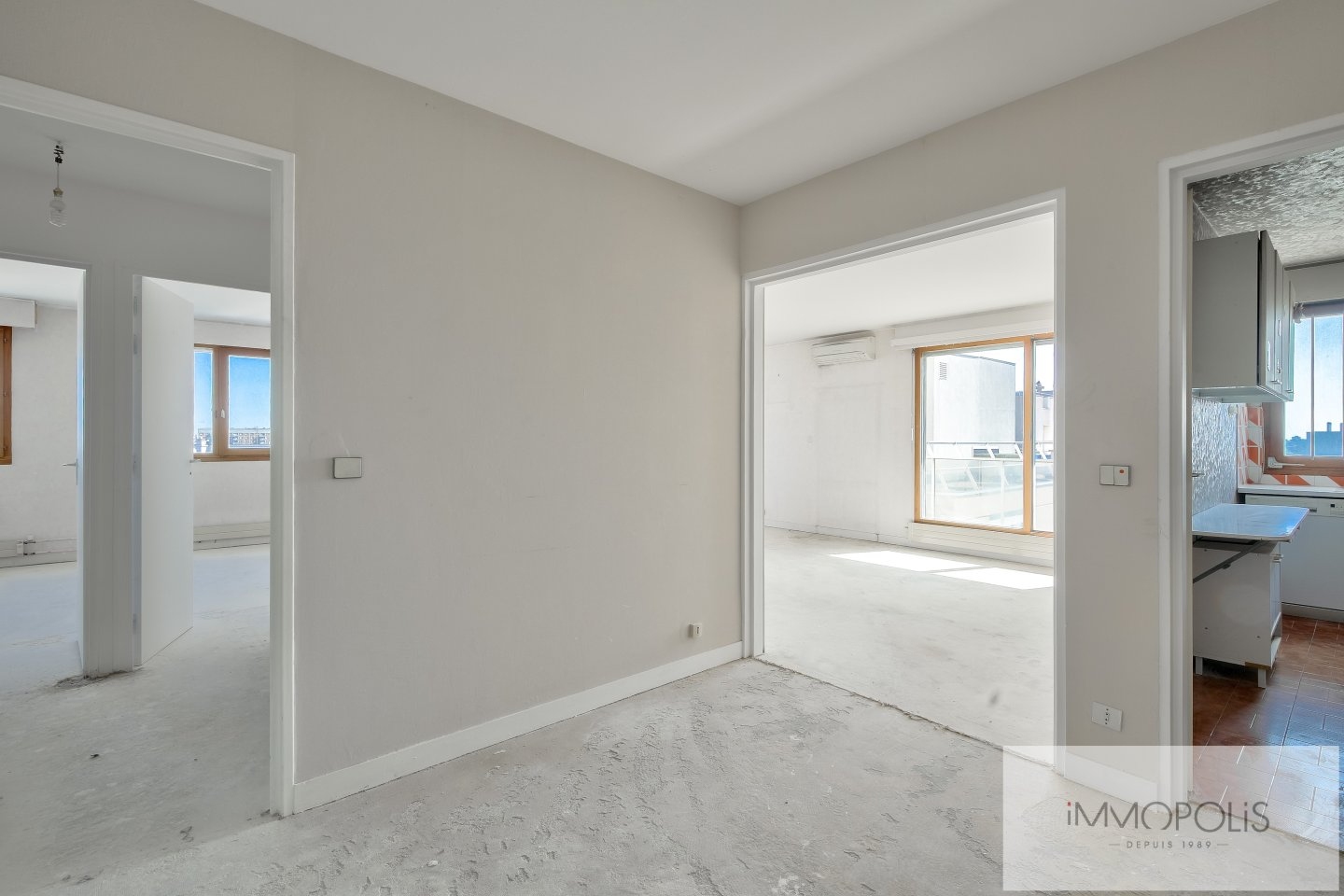 Appartement familial avec balcon. 4 Appartement familial avec balcon. 4