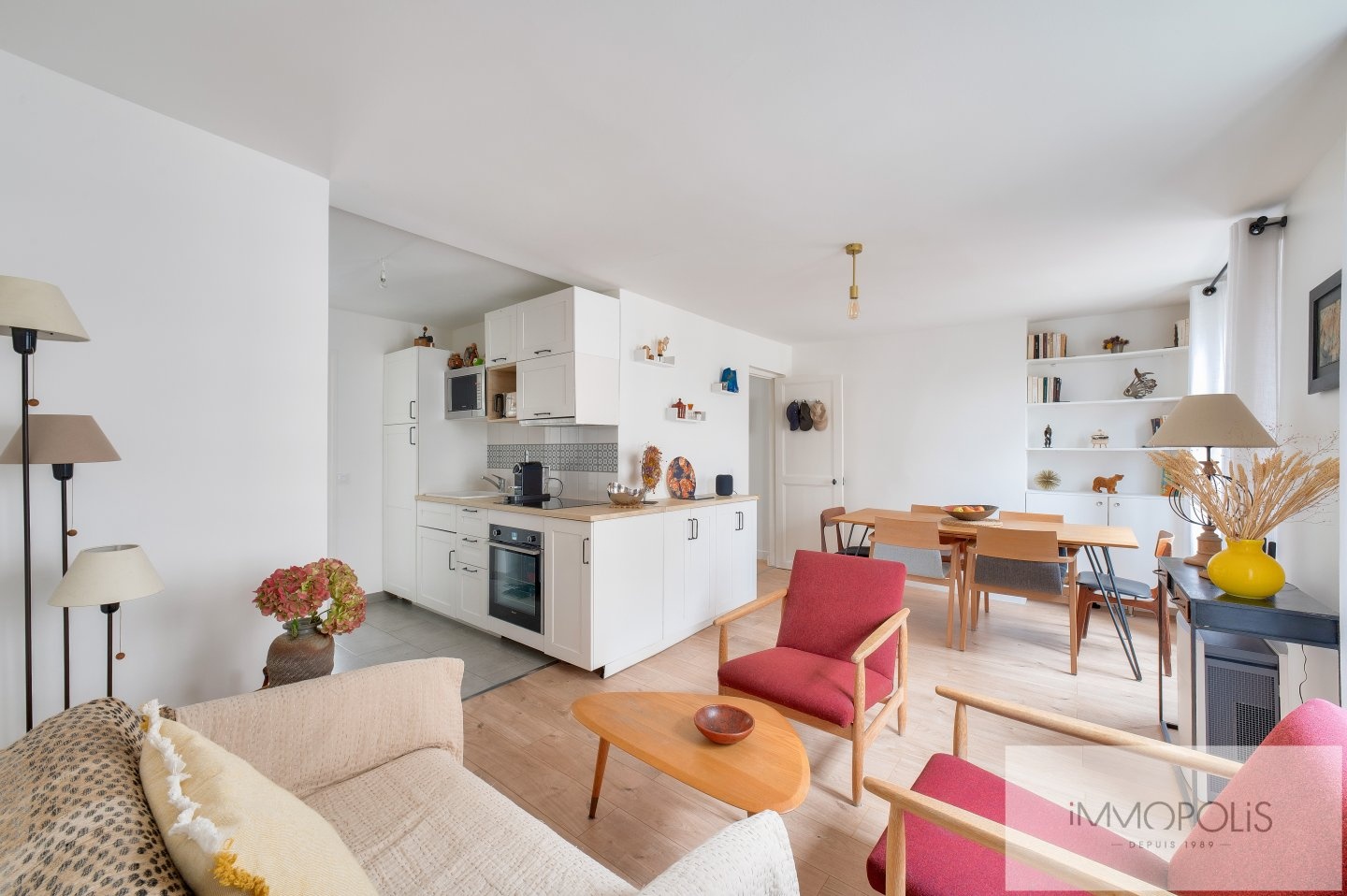 Abbesses – Place Emile Goudeau : 3 pièces rénové avec vue dégagée 2