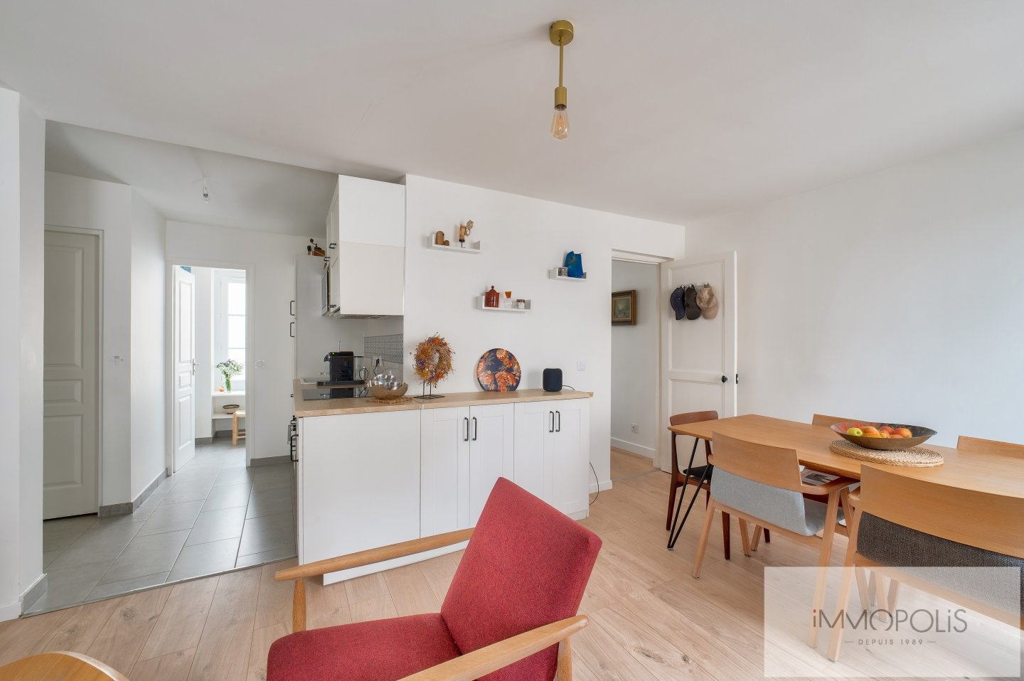 Abbesses – Place Emile Goudeau : 3 pièces rénové avec vue dégagée 4