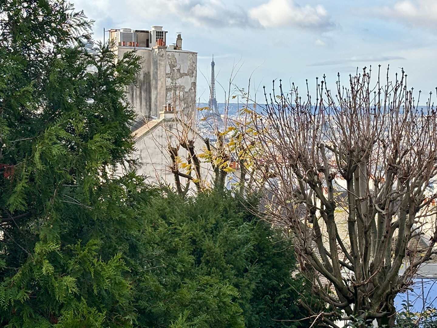 Abbesses – Place Emile Goudeau : 3 pièces rénové avec vue dégagée 9