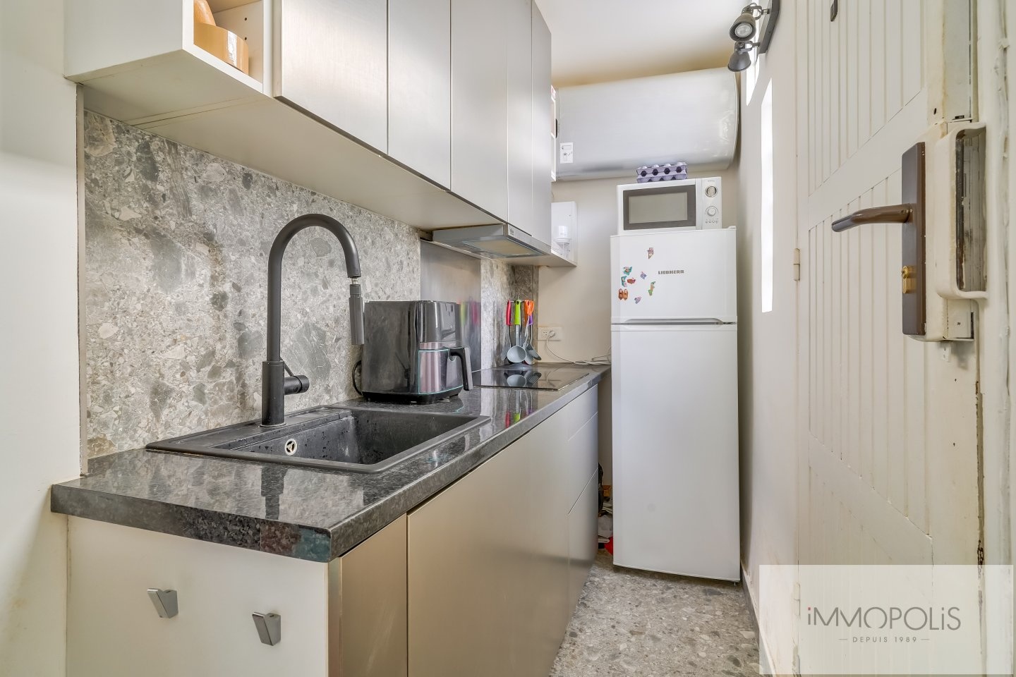 Au coeur des Abbesses véritable petite maison  ! 1