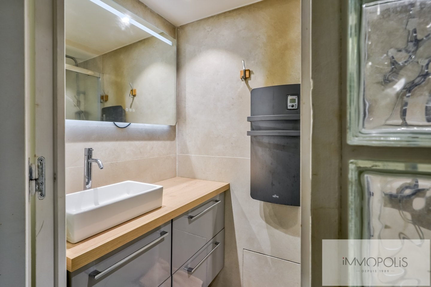 Au coeur des Abbesses véritable petite maison  ! 10