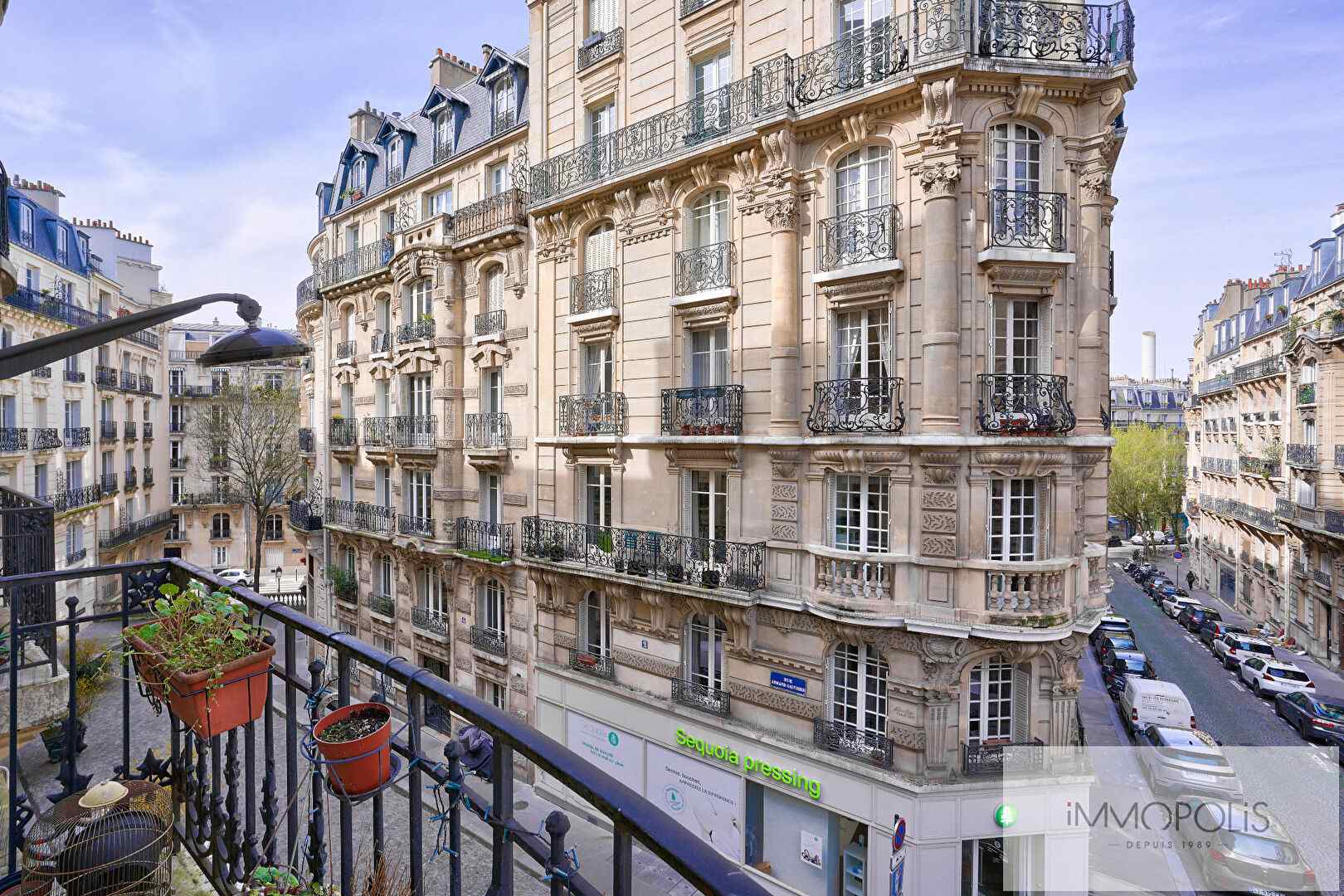 Opportunité rare : un viager occupé sans versement de rente ! Charmant appartement à moderniser, quartier Lamarck-Caulaincourt 1