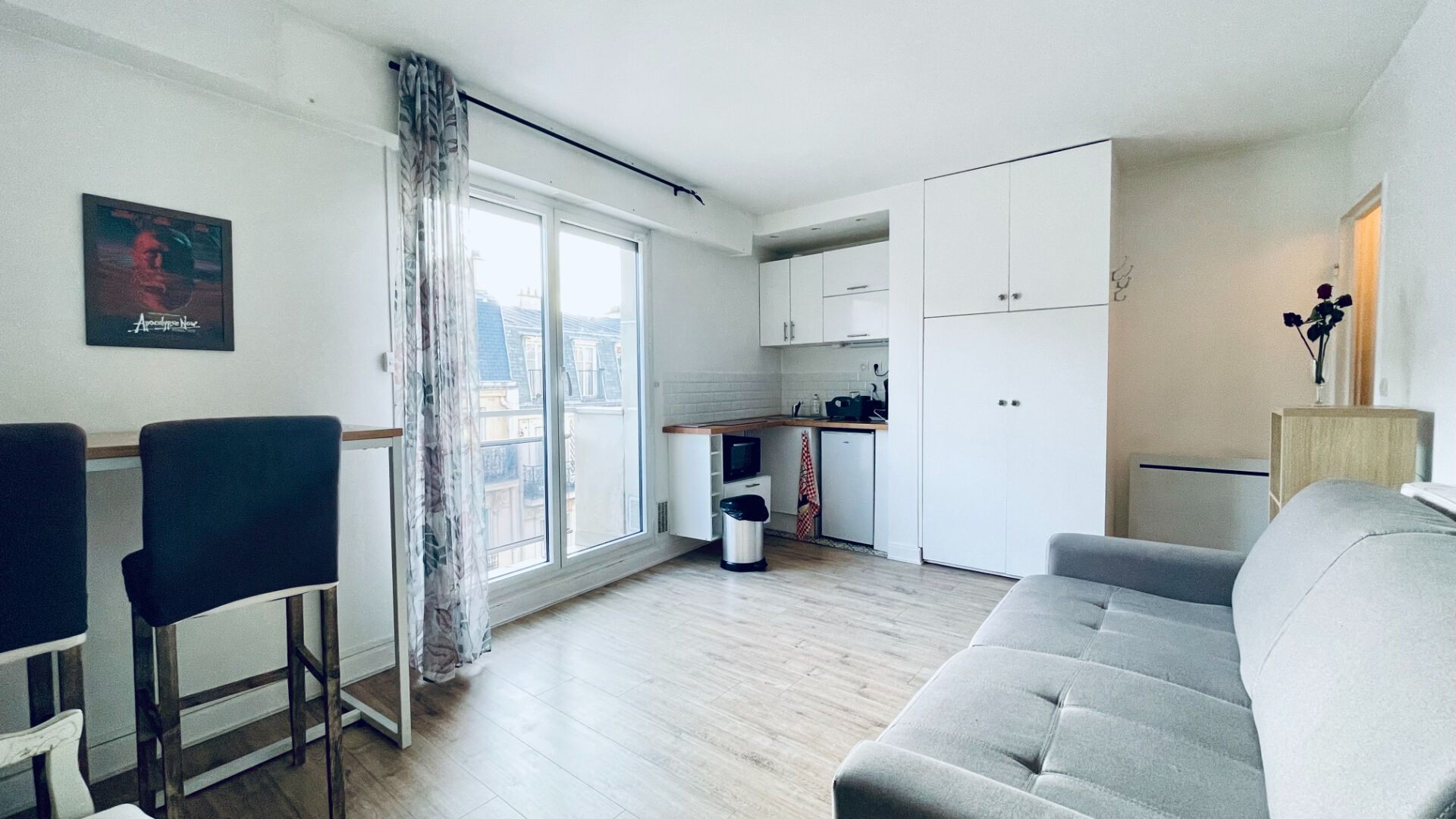 Etage élevé avec ascenseur, balcon et vue Sacré Coeur : rue Germain Pilon, Montmartre 4