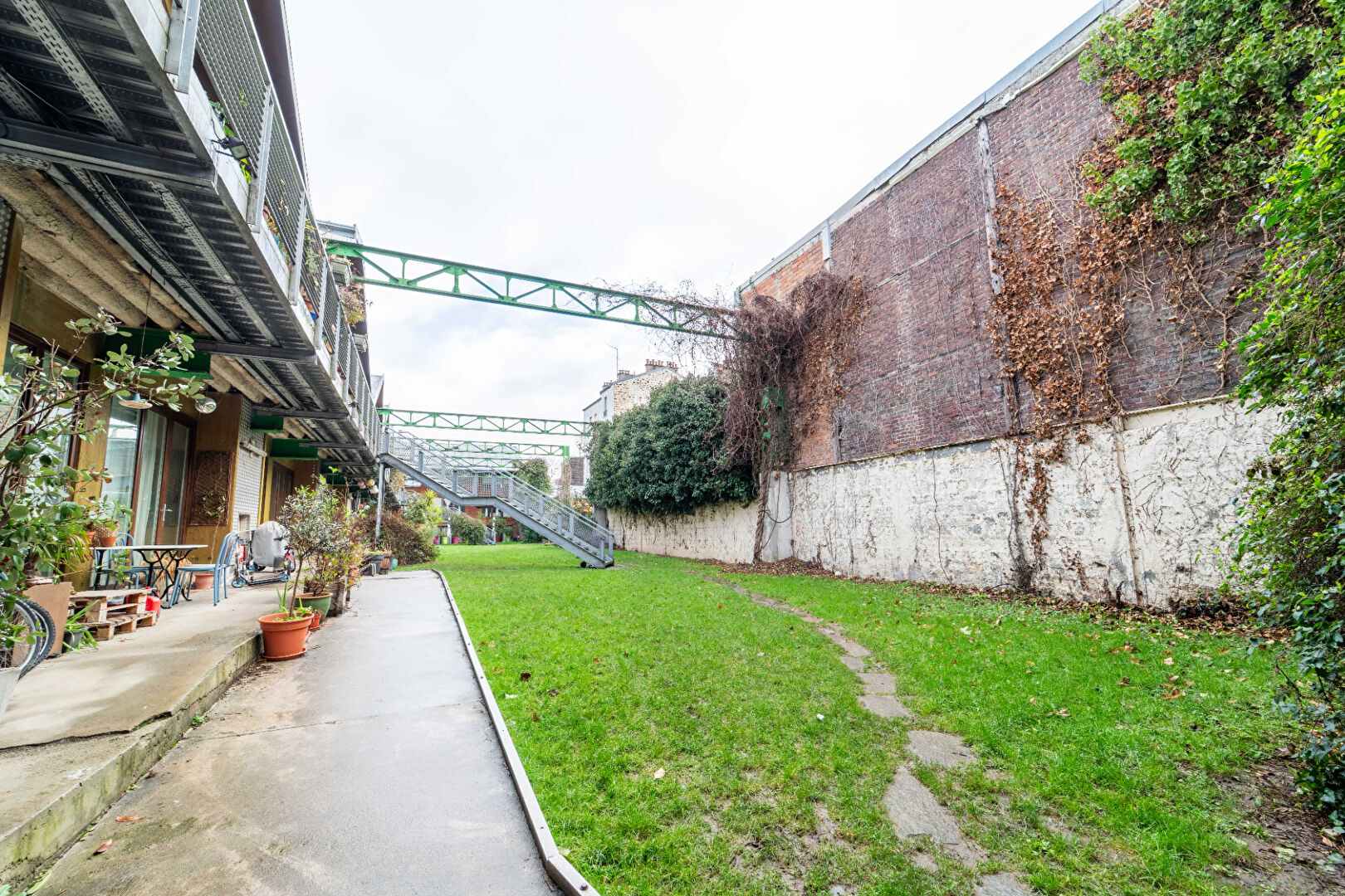 At the Gates of Paris 4 Rooms top floor + Terrace 10