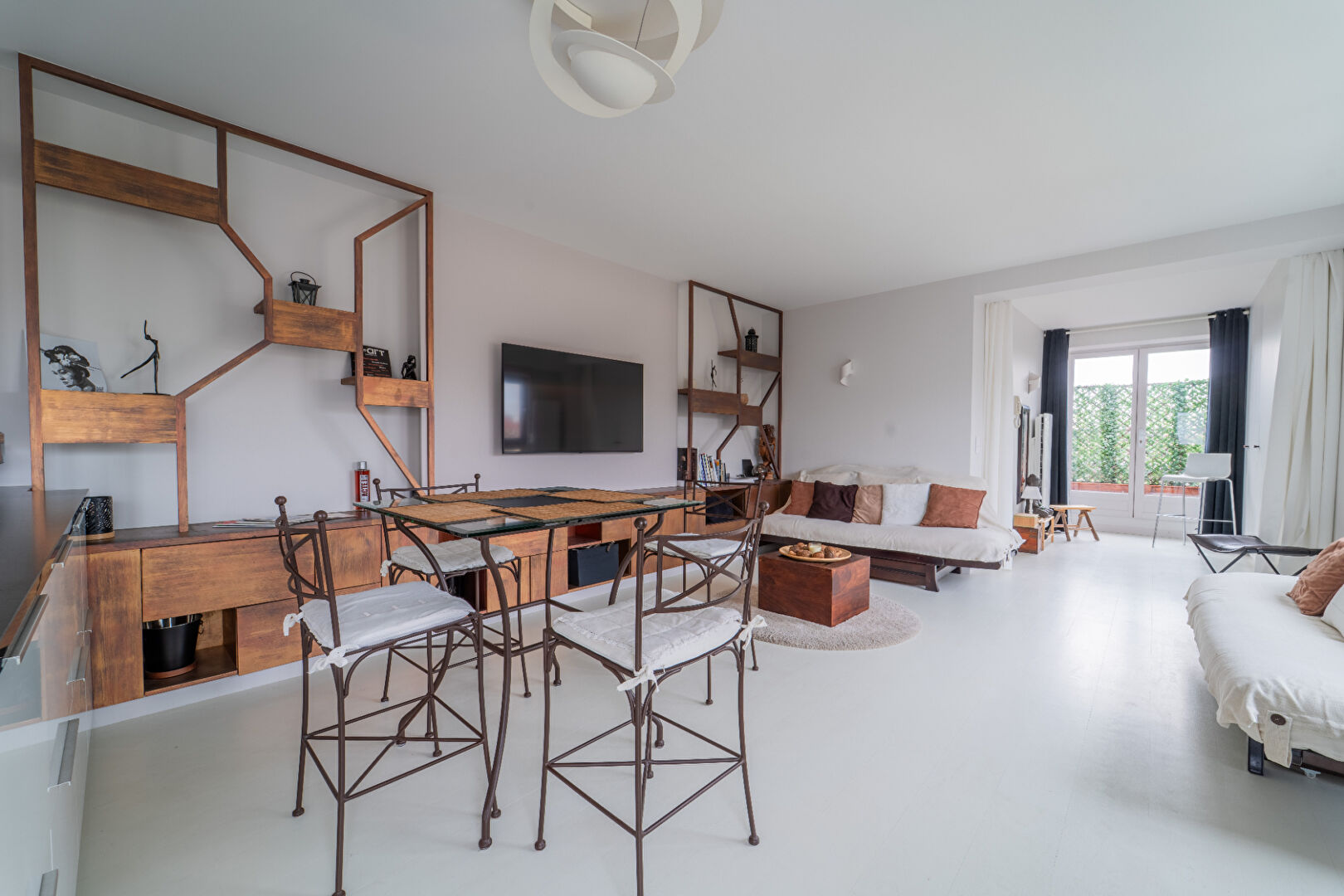 At the Gates of Paris 4 Rooms top floor + Terrace 3