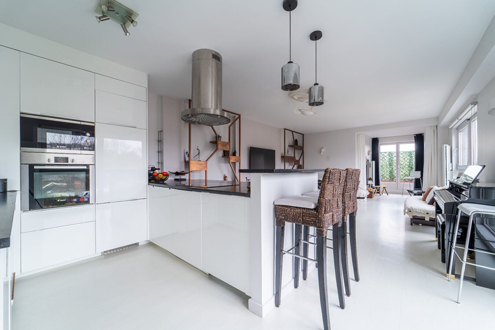 At the Gates of Paris 4 Rooms top floor + Terrace 4