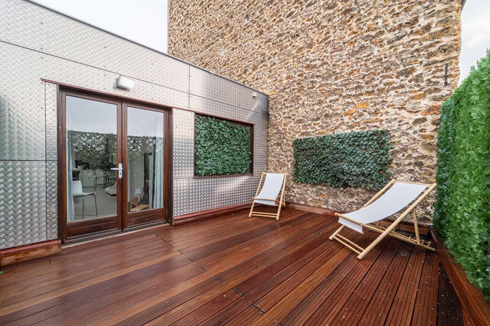 At the Gates of Paris 4 Rooms top floor + Terrace 5