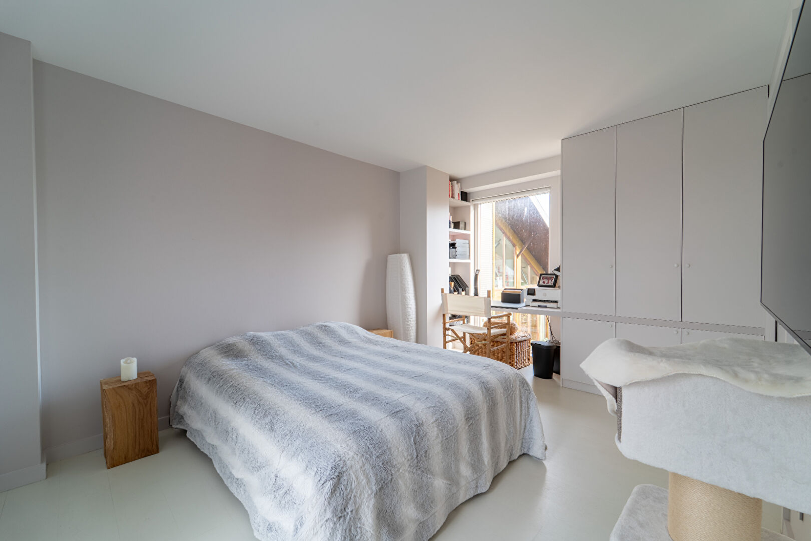 At the Gates of Paris 4 Rooms top floor + Terrace 8