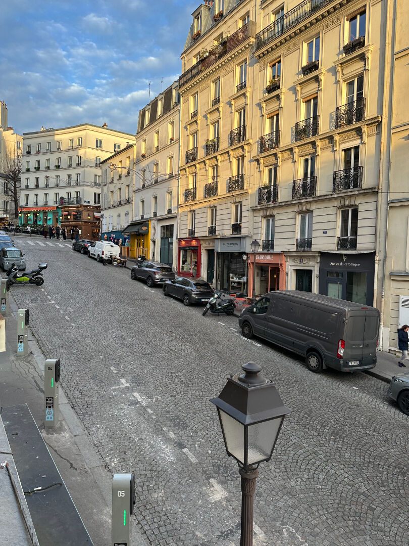 Rue RAVIGNAN – Paris 2 room apartment 1