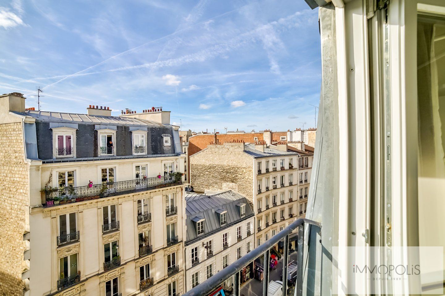 Charming studio on the top floor? Paris 18th, Rue du Poteau 2
