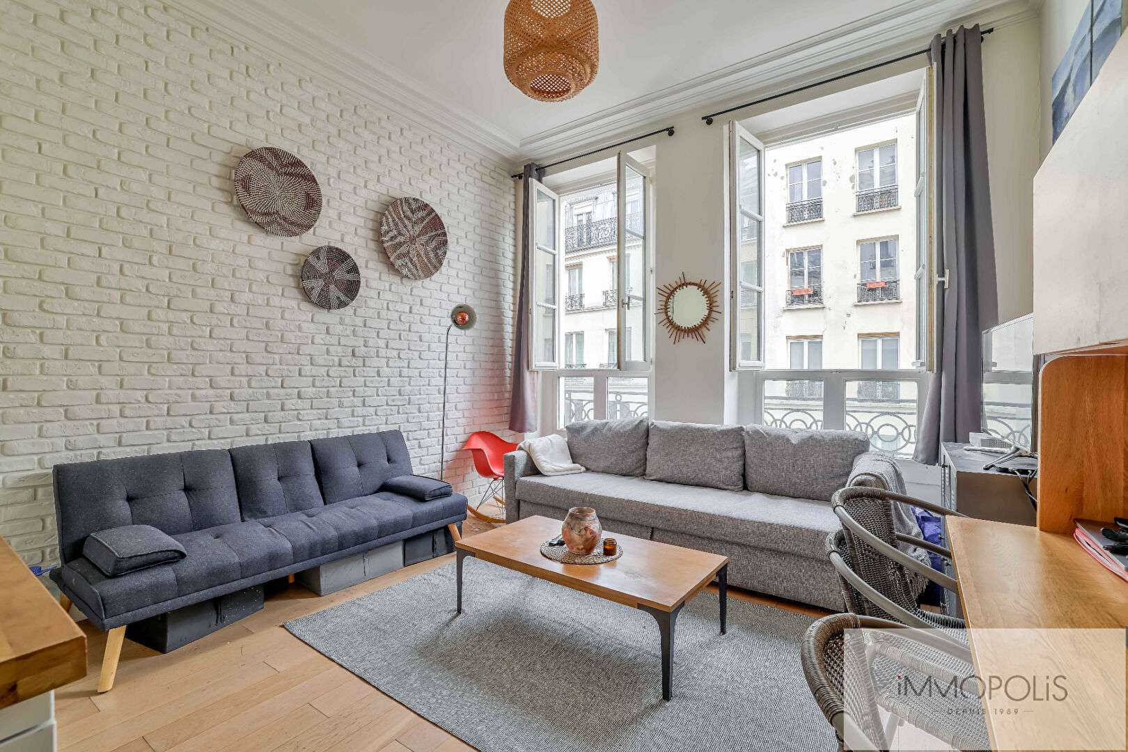 Charming renovated 2 room apartment sold rented in the heart of the 2nd arrondissements 8