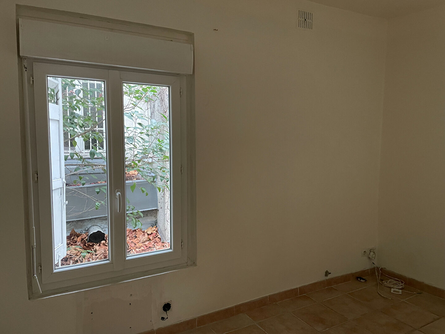 Comfortable studio of 14m² – Sacré-Coeur 7