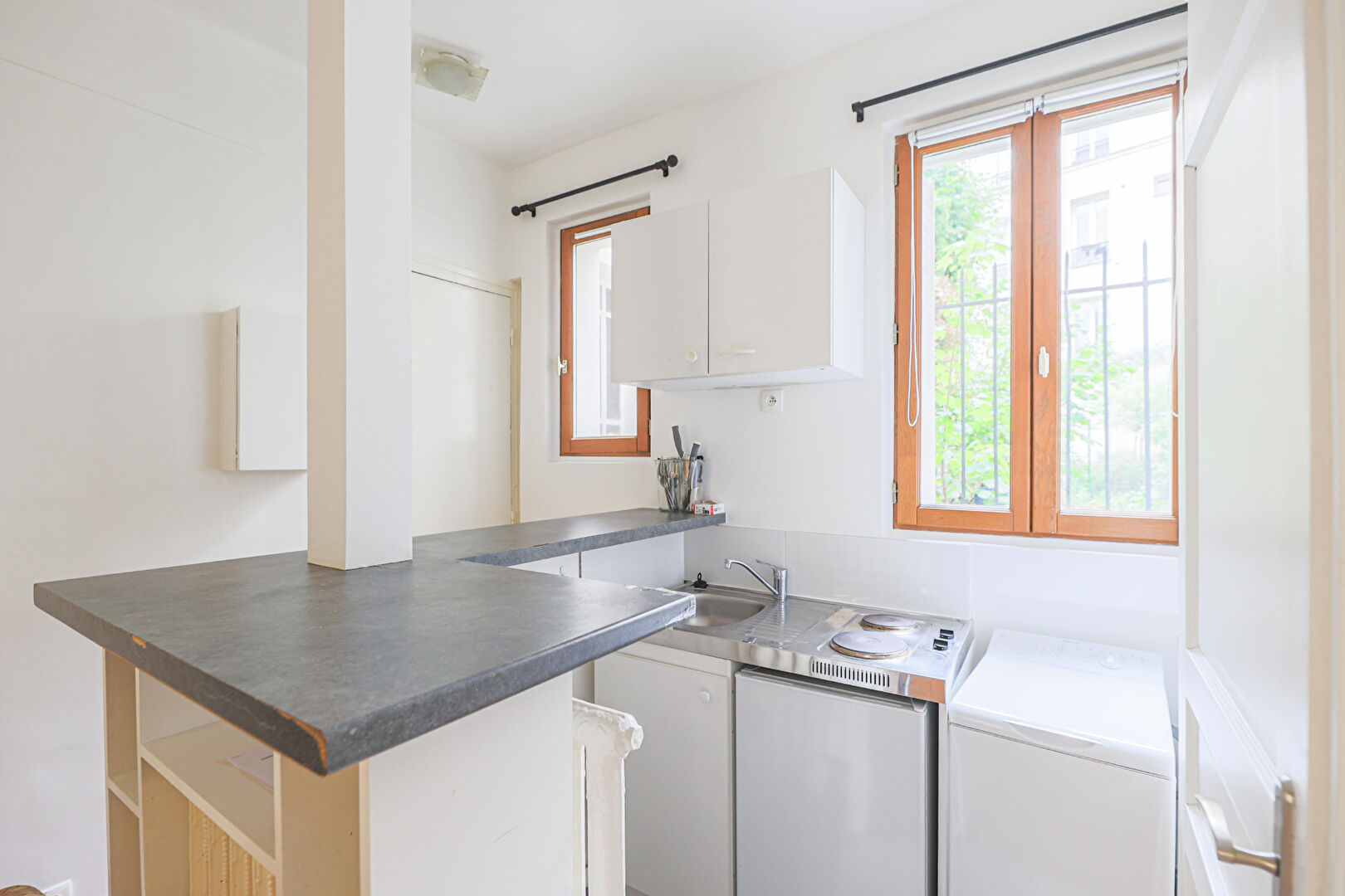 Crossing studio in the heart of the 18th! 1