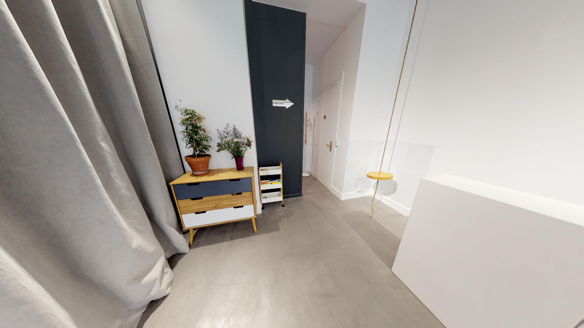 Shop / Showroom for rent – rue Lamarck – Sought after location in Montmartre 6