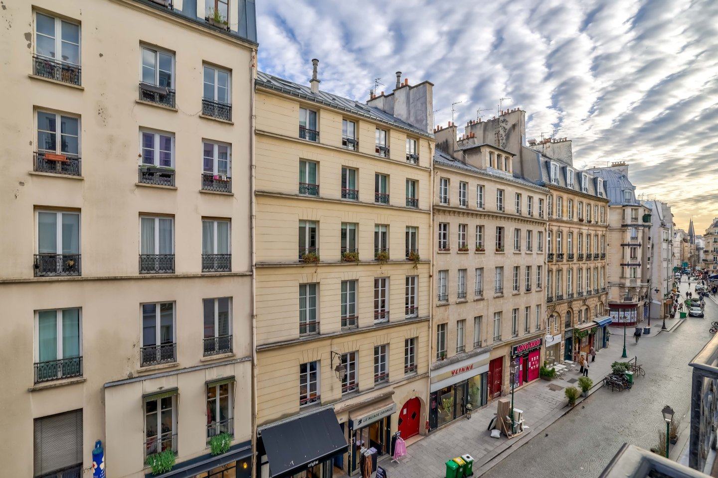 Charmant 2 pièces rénové vendu loué au Coeur du 2 ème arrondissements 2