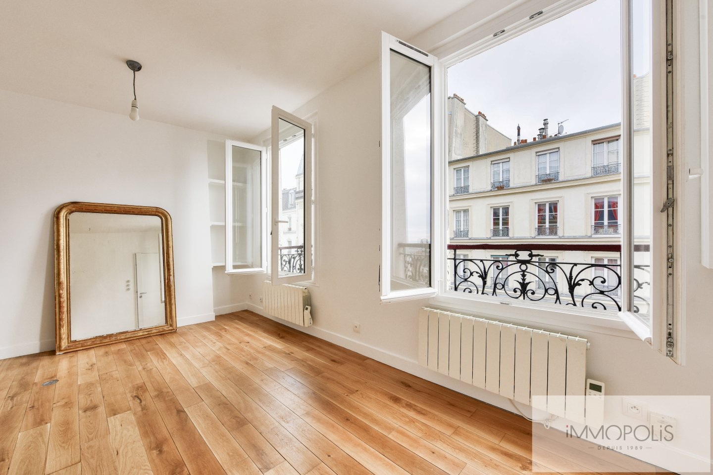 Exclusivité Montmartre Deux-pièces de charme entièrement rénové. 1