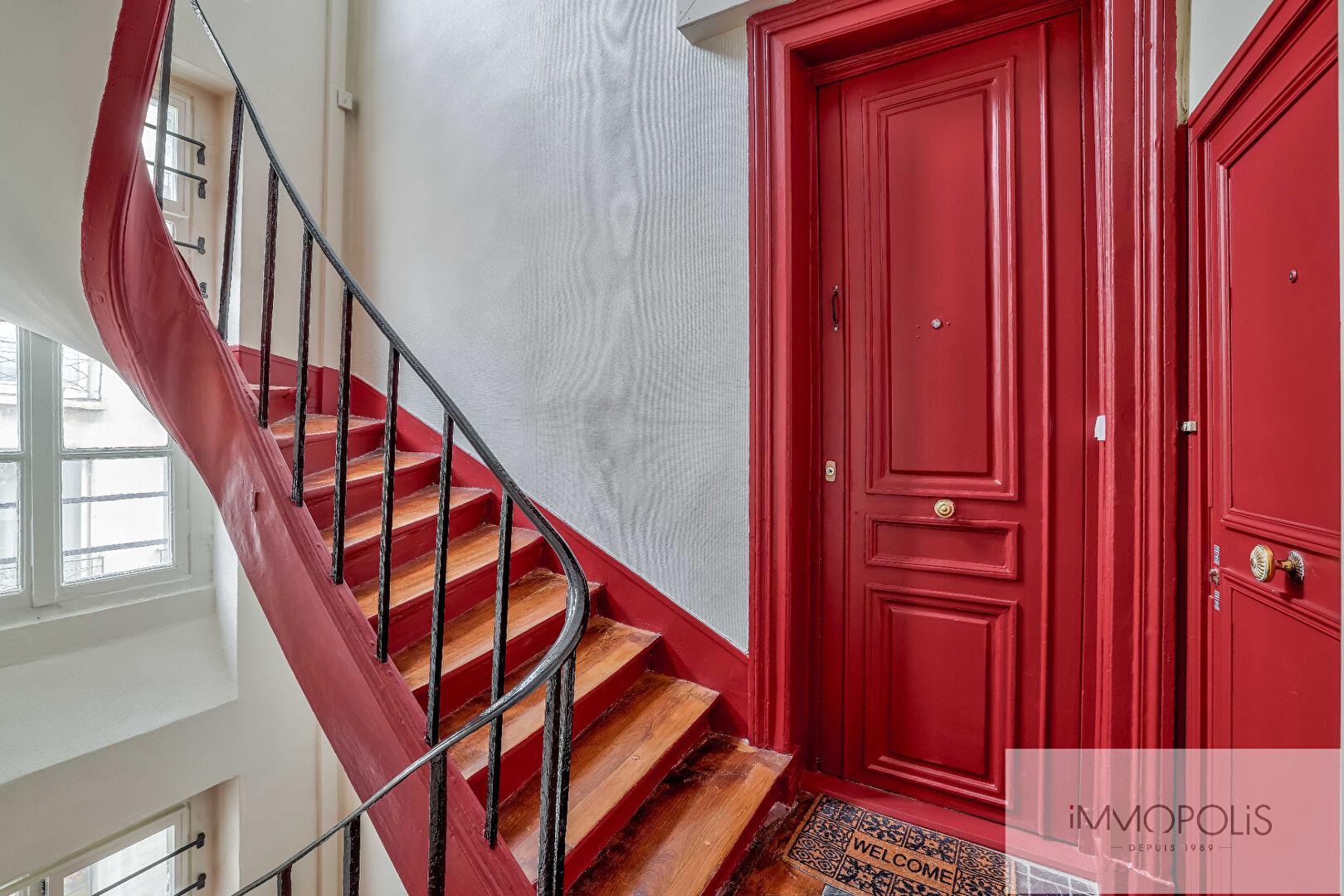 Charming renovated 2 room apartment sold rented in the heart of the 2nd arrondissements 10