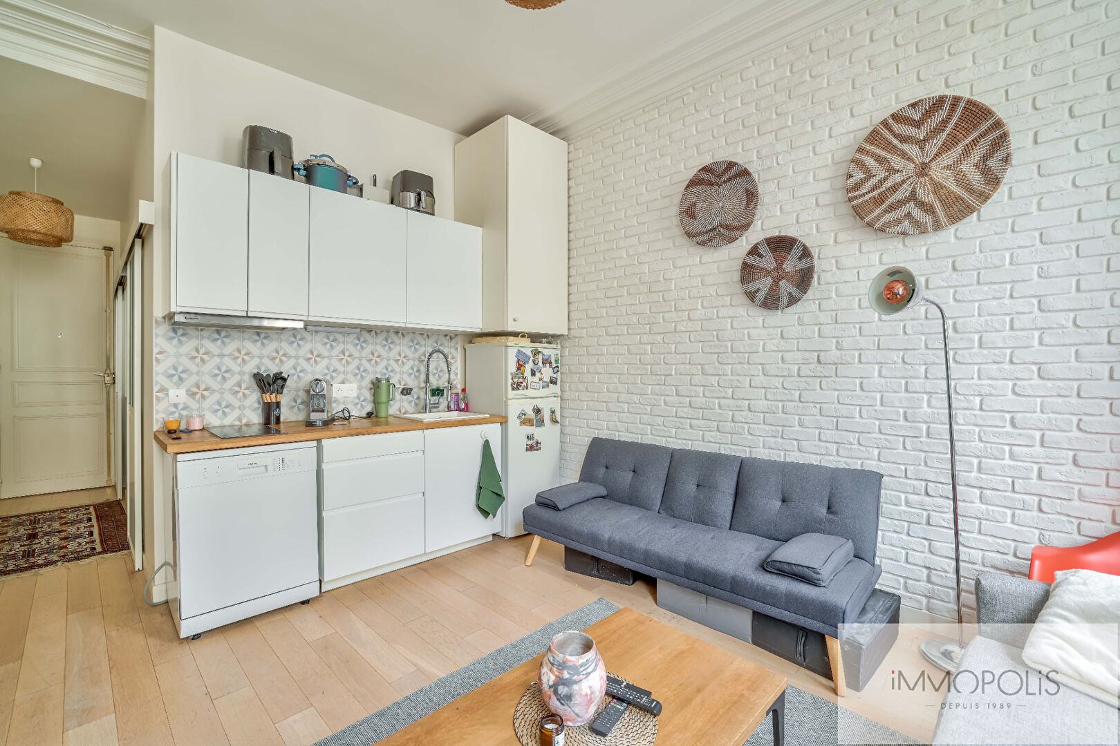 Charming renovated 2 room apartment sold rented in the heart of the 2nd arrondissements 4