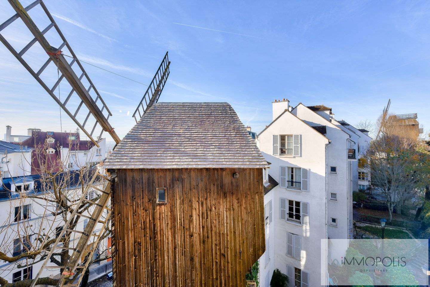 VENDU OCCUPE – Résidence privée du Moulin de la Galette à Montmartre. 6