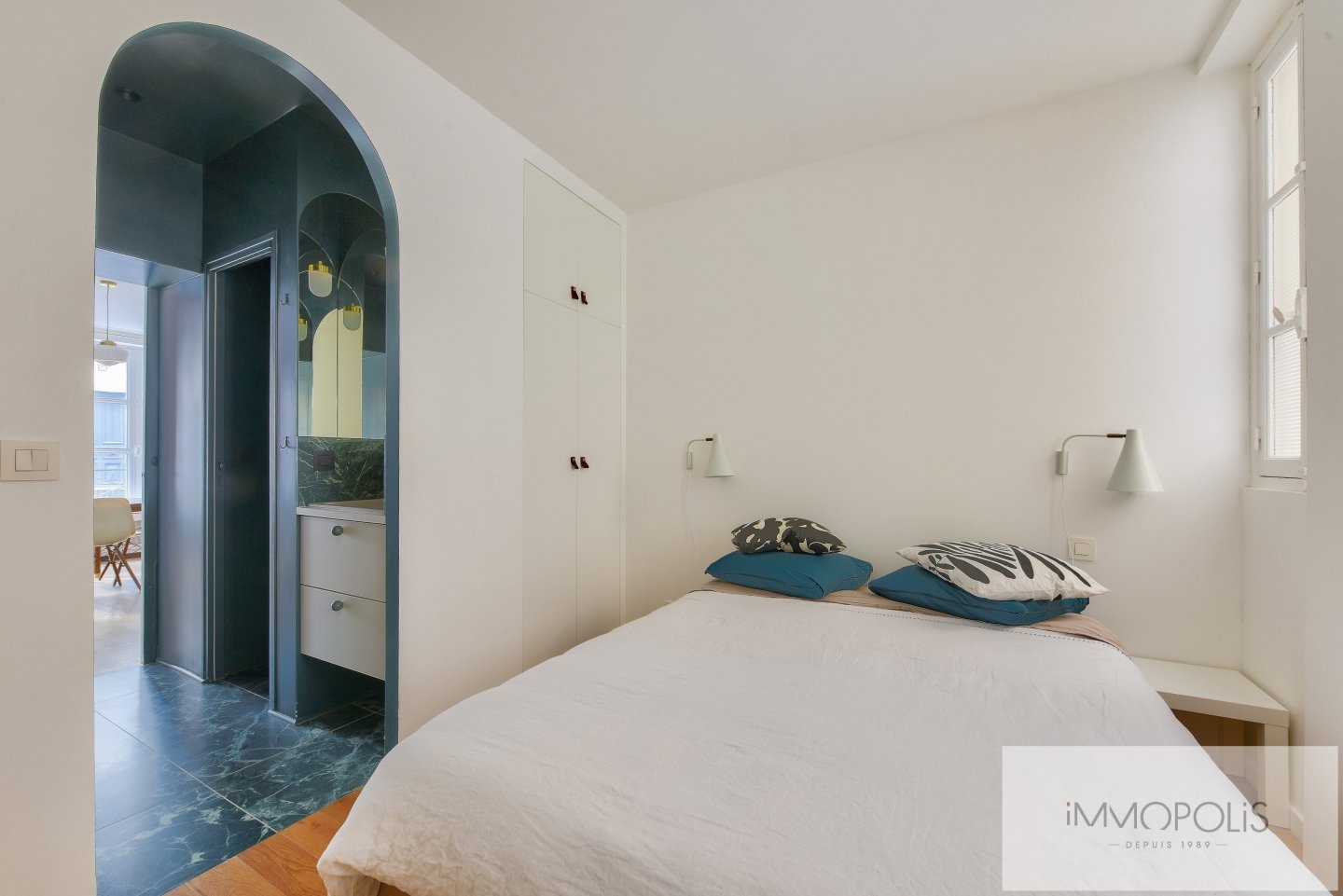 Appartement entièrement rénové par architecte en plein coeur des Abbesses. 10