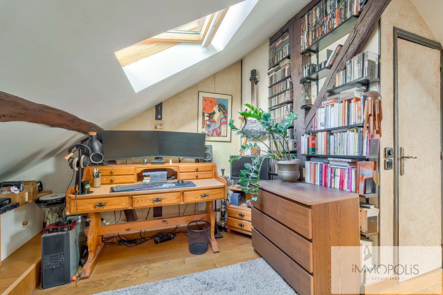 Charming Duplex on the top floor! 14