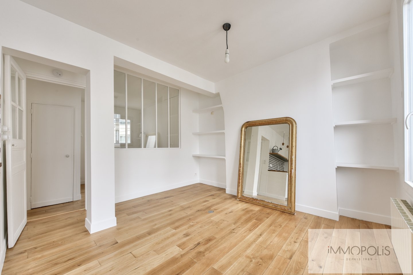 Exclusive to Montmartre Charming two-room apartment, completely renovated. 3
