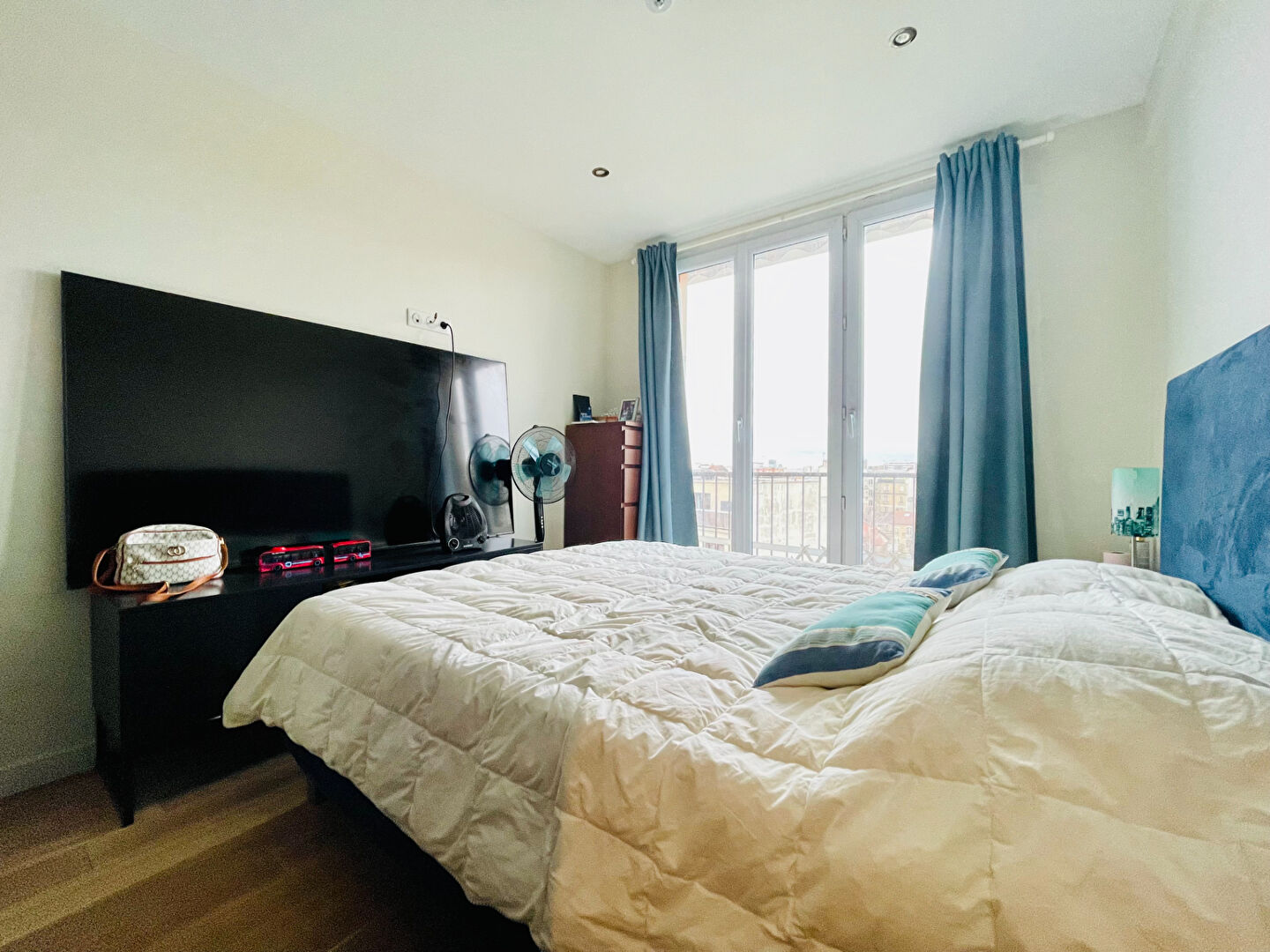 Élégant 2 pièces avec balcon filant et vue dégagée – Paris 20e quartier Saint Fargeau 7 Élégant 2 pièces avec balcon filant et vue dégagée – Paris 20e quartier Saint Fargeau 7