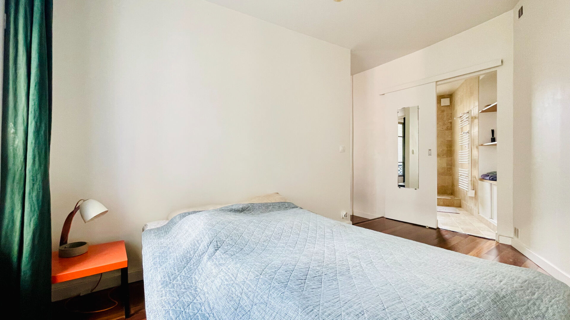 Beau 2 pièces clair et calme, situé rue Berthe à Montmartre : adresse recherchée 12