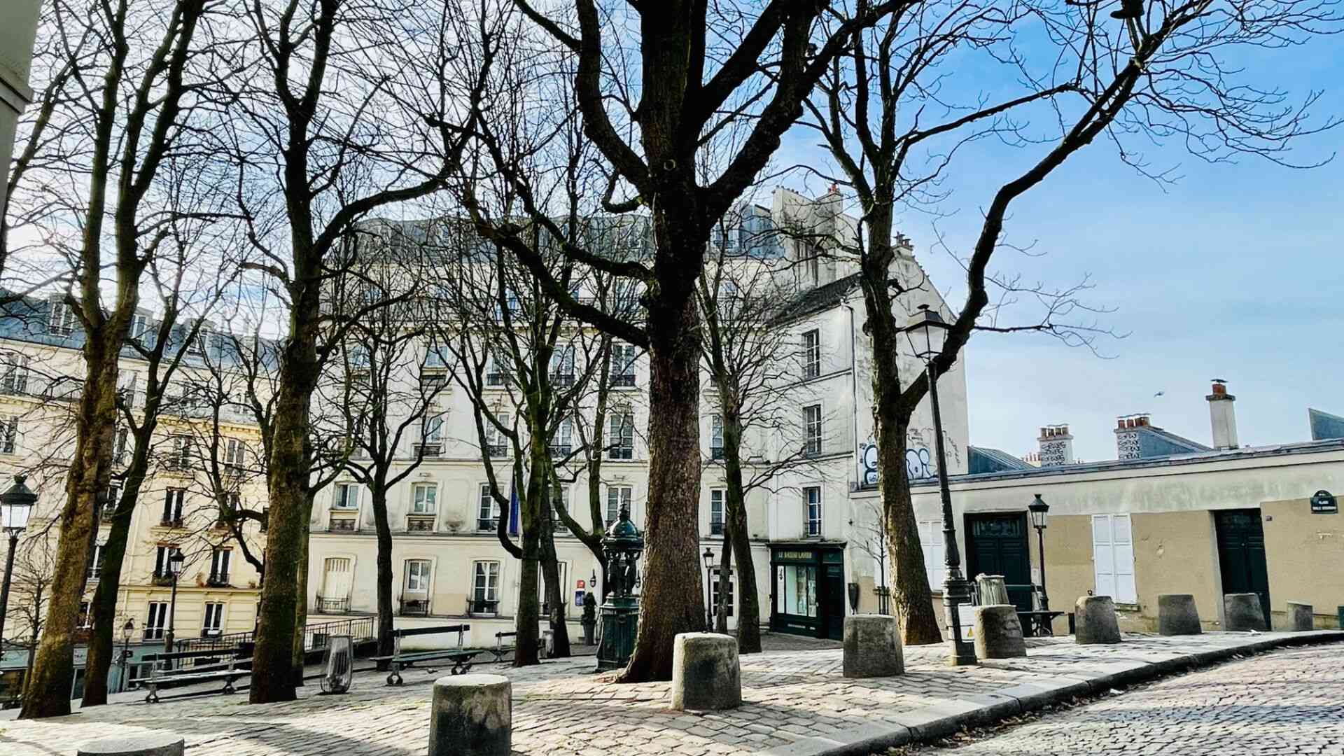 Beau 2 pièces clair et calme, situé rue Berthe à Montmartre : adresse recherchée 15